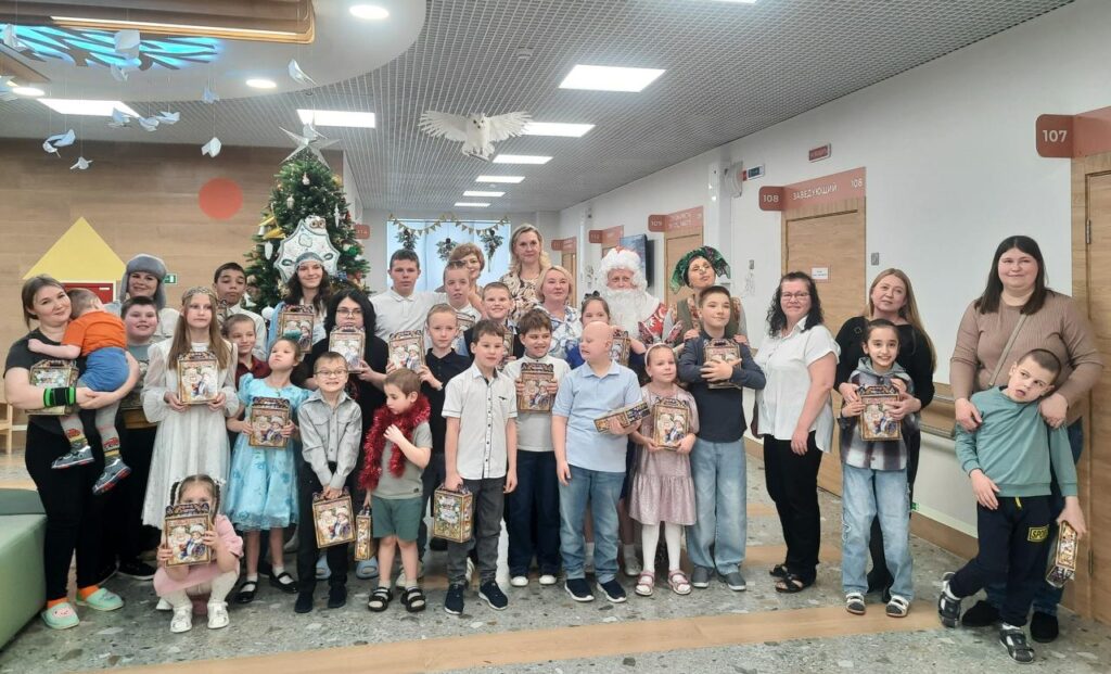 В преддверии Нового года продолжаем праздничные встречи и благотворительные акции
