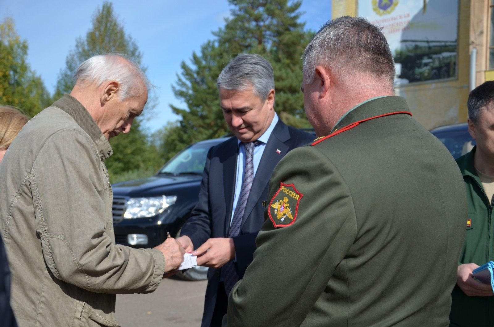 Василий Лановой и Рахим Азимов побывали в ЗАТО Первомайский
